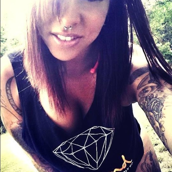 Meet your Posher, Melissa - Picture 5 of 5